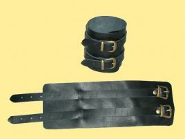 Muñequera de piel con dos correas