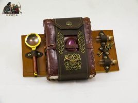Set detective steampunk cinturon libro lupa investigador