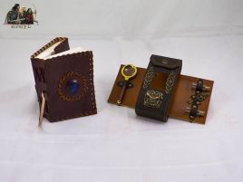 Set detective steampunk cinturon libro lupa investigador