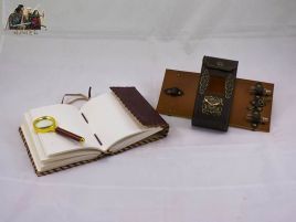 Set detective steampunk cinturon libro lupa investigador