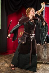 mujer cazadora medieval